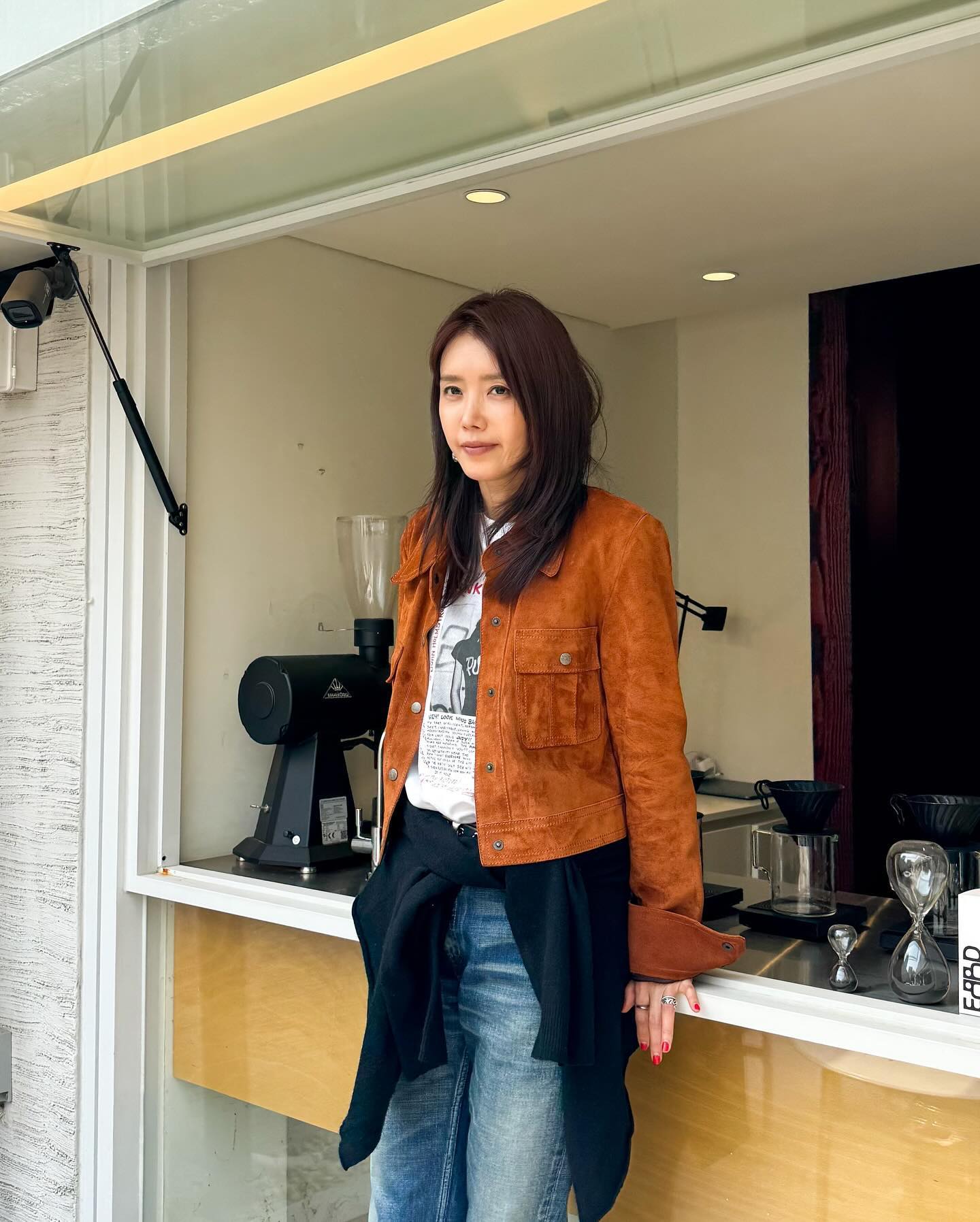 Hiện tại không tìm được kiểu tóc nào đẹp hơn 5 mẫu tóc ngắn này, phụ nữ 40+ cắt lại càng sang - Ảnh 3.