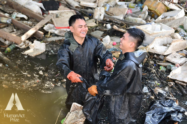 Chuyện chưa kể về những bạn trẻ ngâm mình trong nước: Vì một Chuyện chưa kể về những bạn trẻ ngâm mình trong nước: Vì một