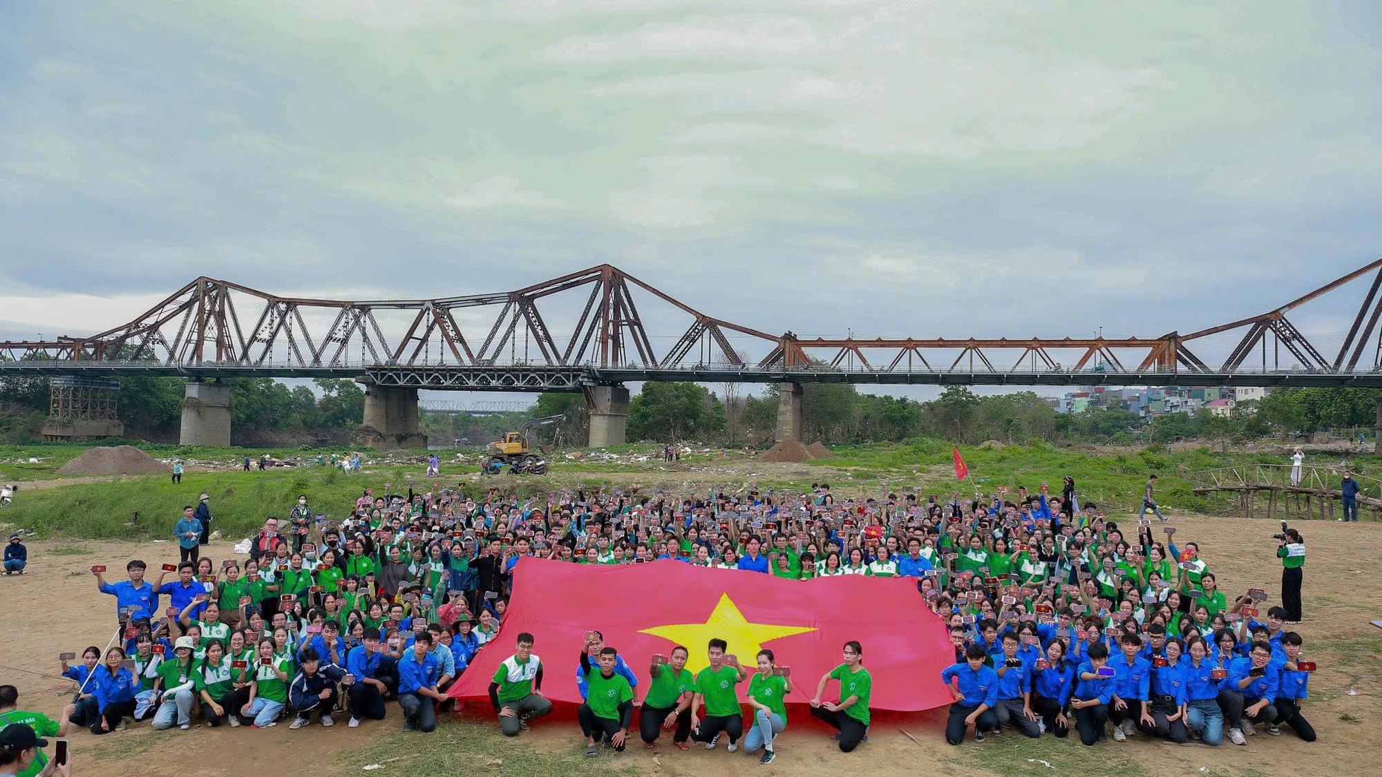 Chuyện chưa kể về những bạn trẻ ngâm mình trong nước: Vì một Chuyện chưa kể về những bạn trẻ ngâm mình trong nước: Vì một