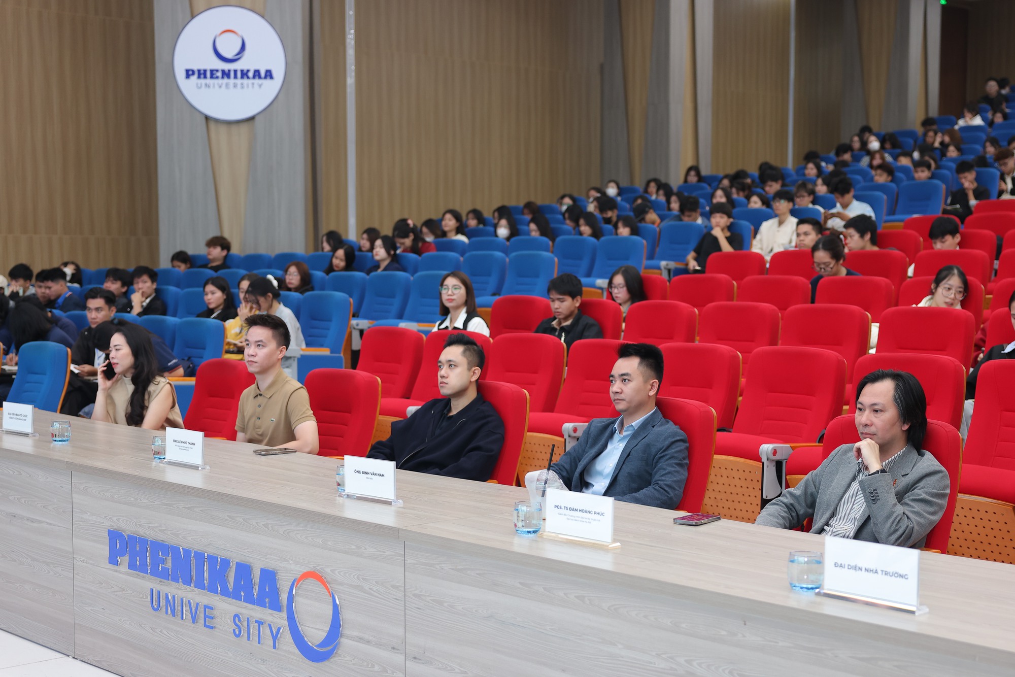 Đại học Phenikaa lập kỷ lục mới tại Green Voices: Hai nữ sinh ngành dược đạt điểm cao nhất từ đầu mùa- Ảnh 4. Đại học Phenikaa lập kỷ lục mới tại Green Voices: Hai nữ sinh ngành dược đạt điểm cao nhất từ đầu mùa- Ảnh 4.