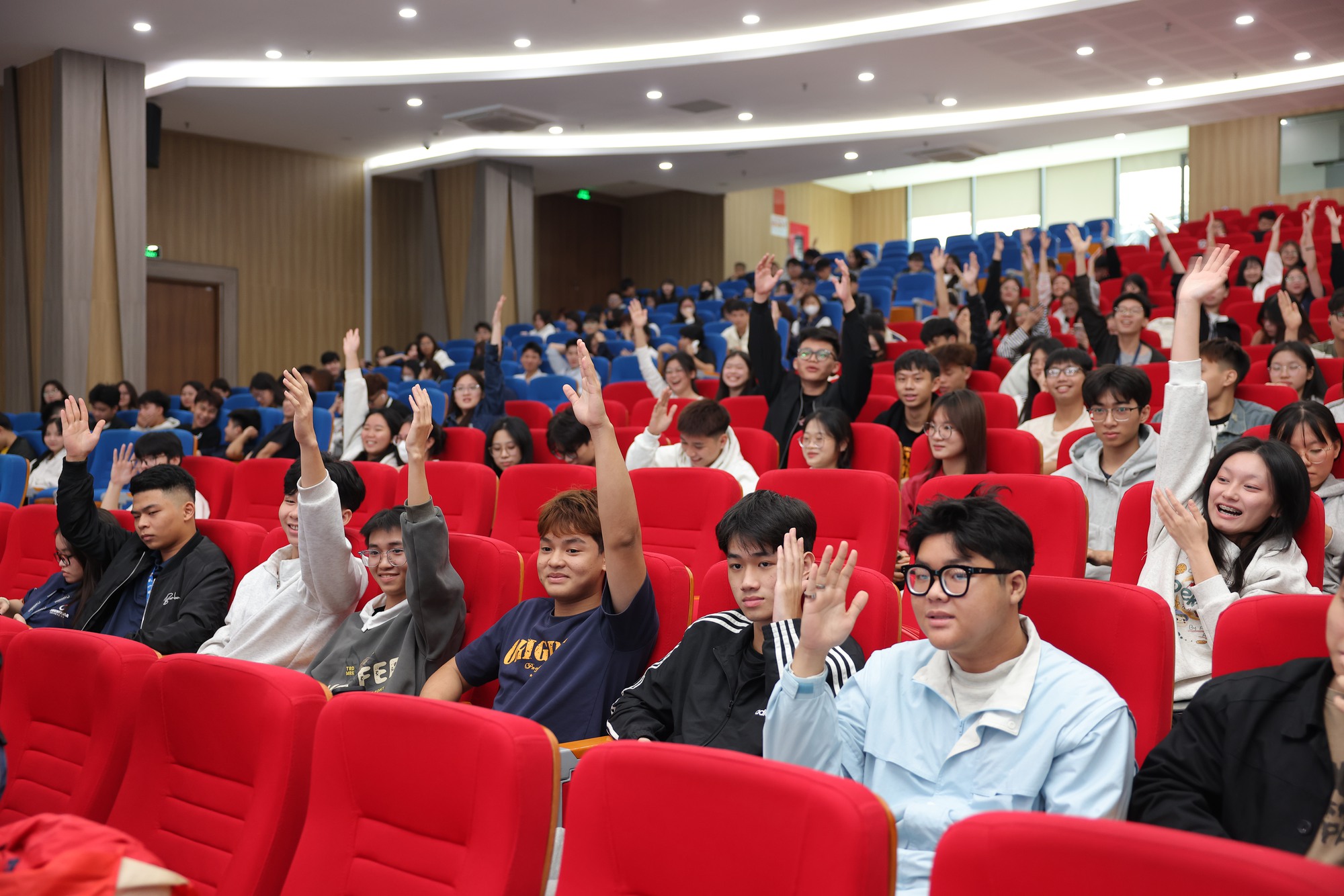 Đại học Phenikaa lập kỷ lục mới tại Green Voices: Hai nữ sinh ngành dược đạt điểm cao nhất từ đầu mùa- Ảnh 7. Đại học Phenikaa lập kỷ lục mới tại Green Voices: Hai nữ sinh ngành dược đạt điểm cao nhất từ đầu mùa- Ảnh 7.