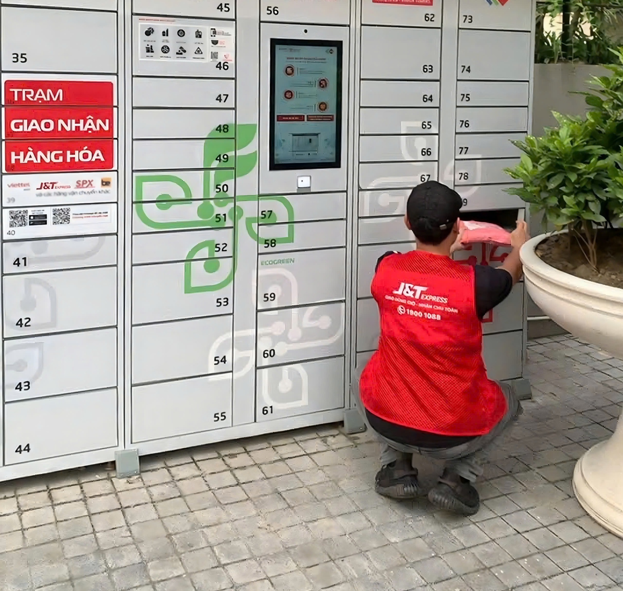 Từ cơn sốt mua sắm mùa sale đến thói quen 