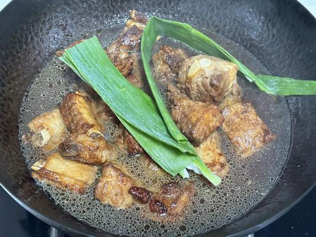 Trời lạnh mà không biết ăn gì thì cứ nấu món này đi: Dễ chế biến, nguyên liệu phổ biến và ai ăn cũng thích mê! - Ảnh 1.