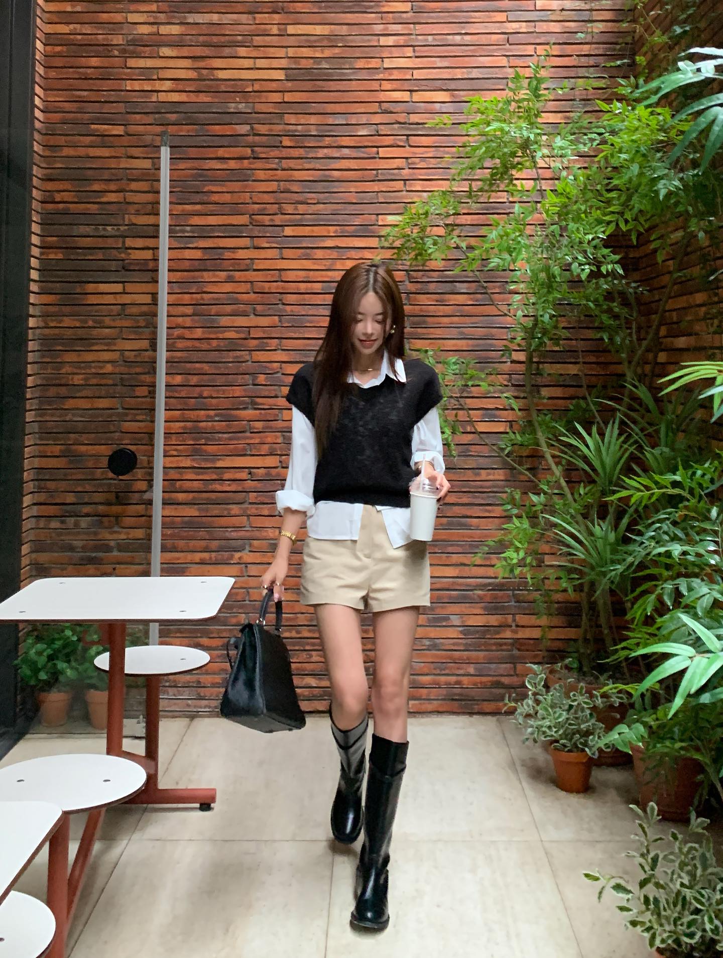 Boots phối cùng 4 kiểu trang phục này là chuẩn, giúp sang chảnh hóa cả set đồ - Ảnh 11.