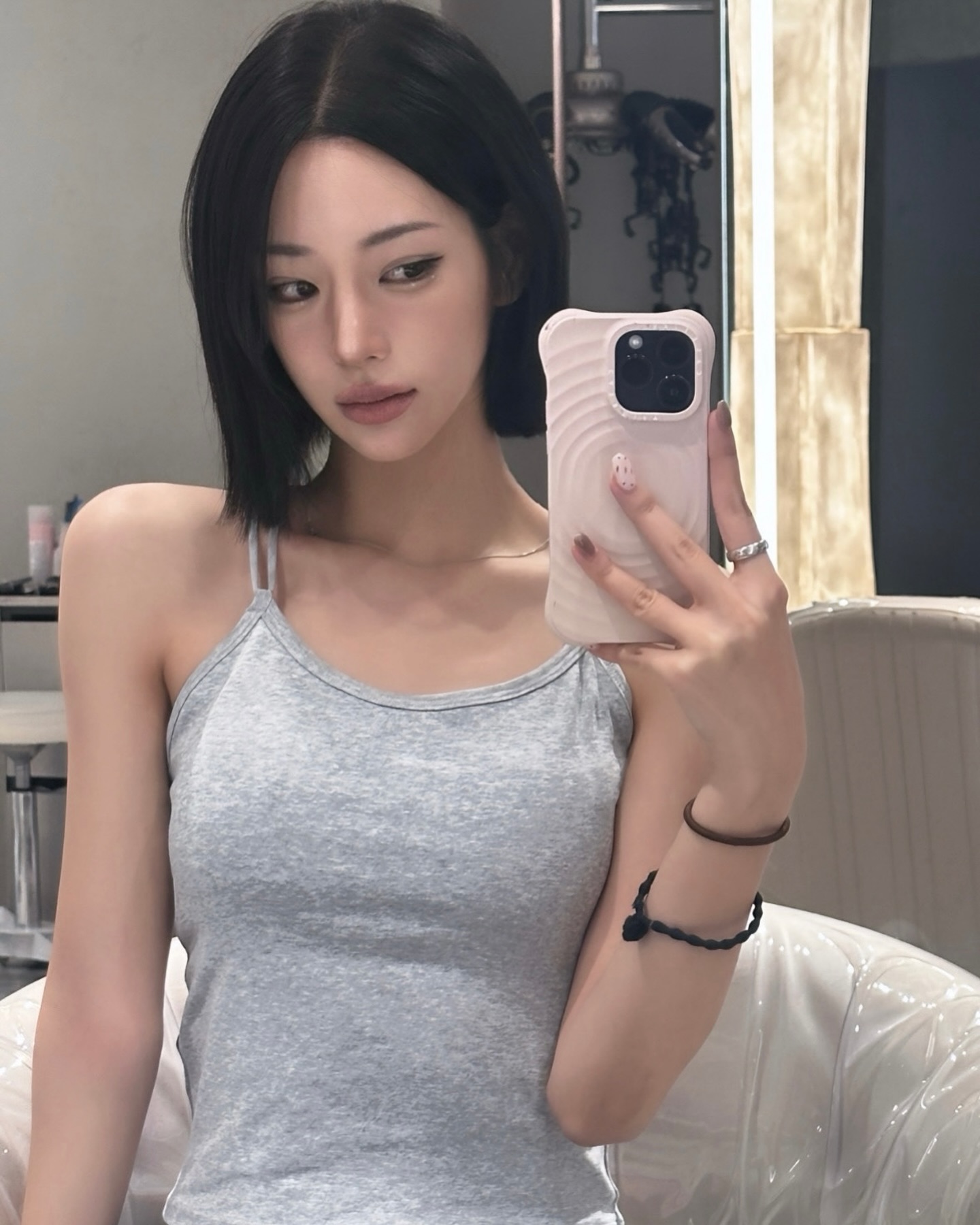 5 kiểu tóc ngắn hack tuổi tốt nhất hiện tại, trẻ ra vài tuổi là thật - Ảnh 6. 5 kiểu tóc ngắn hack tuổi tốt nhất hiện tại, trẻ ra vài tuổi là thật - Ảnh 6.