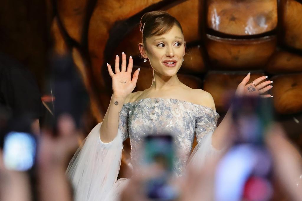 ariana-grande-attends-wicked-goo-1763536157651-17635361579221277119491.jpg