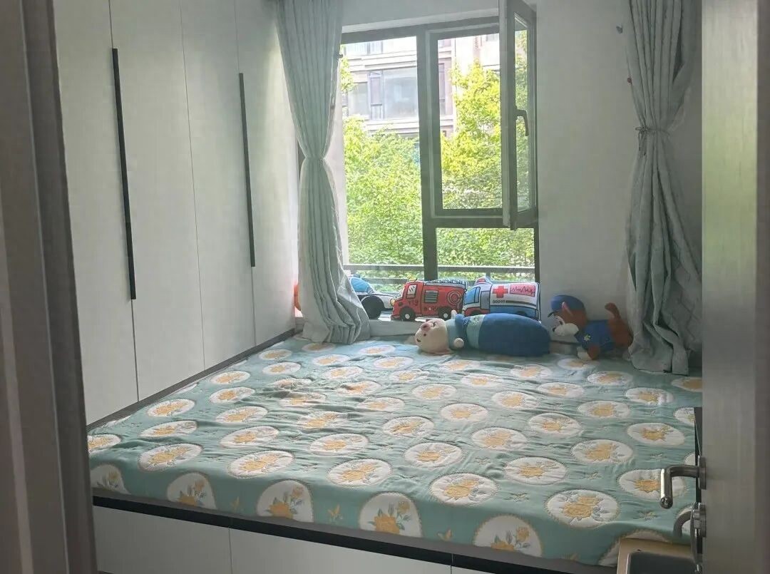 Sống 8 năm trong căn hộ 65m², tôi phát hiện 6 món nội thất vô dụng nhất nhà mình - tốn tiền, tốn chỗ mà còn làm cuộc sống rối hơn - Ảnh 1.