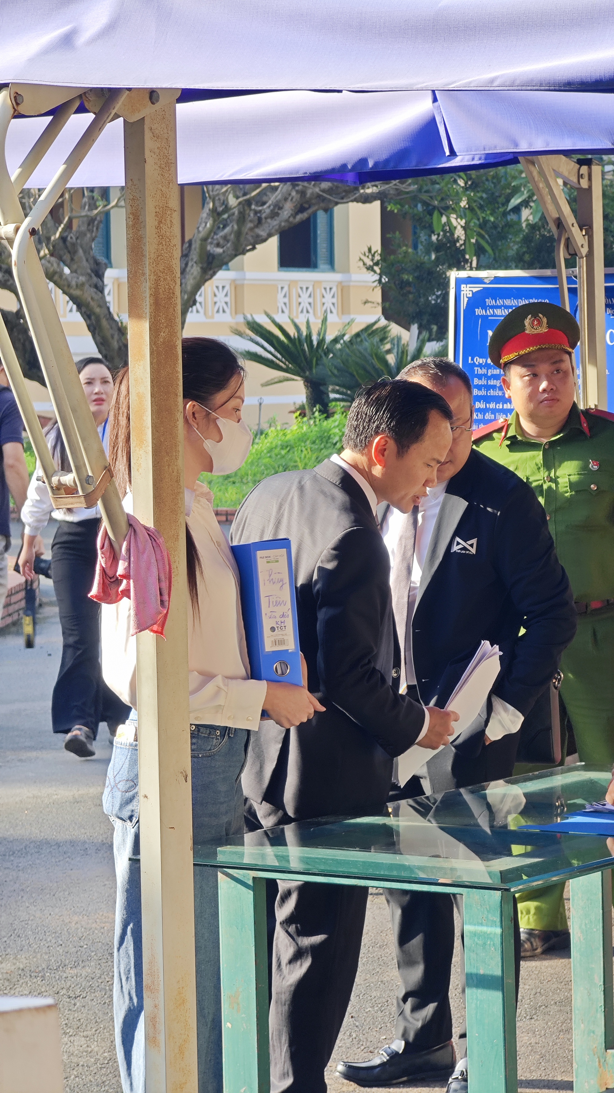 Lời khai đầu của tiên của Thuỳ Tiên trước toà: Không nhận Hoa hậu, chỉ nói nghề nghiệp là người mẫu- Ảnh 20. Quang Linh Vlogs khai không am hiểu về sản phẩm, chỉ nghe thông tin từ các cổ đông khác - Ảnh 23.