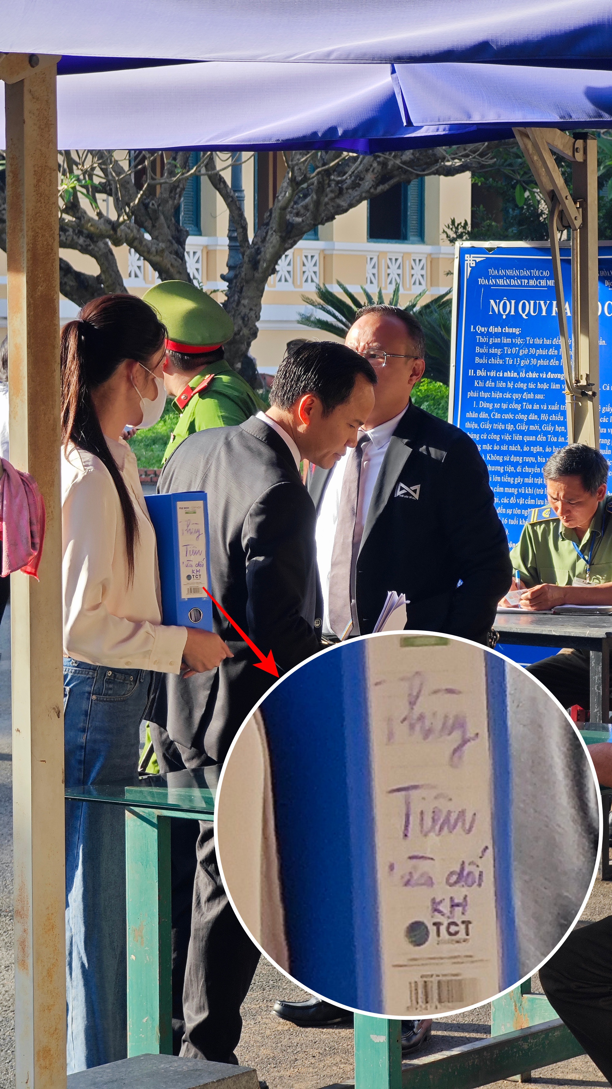 Hoa khôi Thuý Vi mang đến phiên toà xét xử Thuỳ Tiên 1 chiếc hộp, bên trên có dòng chữ cay đắng- Ảnh 2.