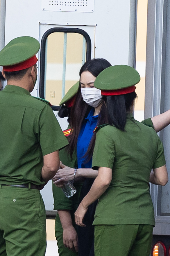 Lời khai đầu của tiên của Thuỳ Tiên trước toà: Không nhận Hoa hậu, chỉ nói nghề nghiệp là người mẫu- Ảnh 12. Quang Linh Vlogs khai không am hiểu về sản phẩm, chỉ nghe thông tin từ các cổ đông khác - Ảnh 15.