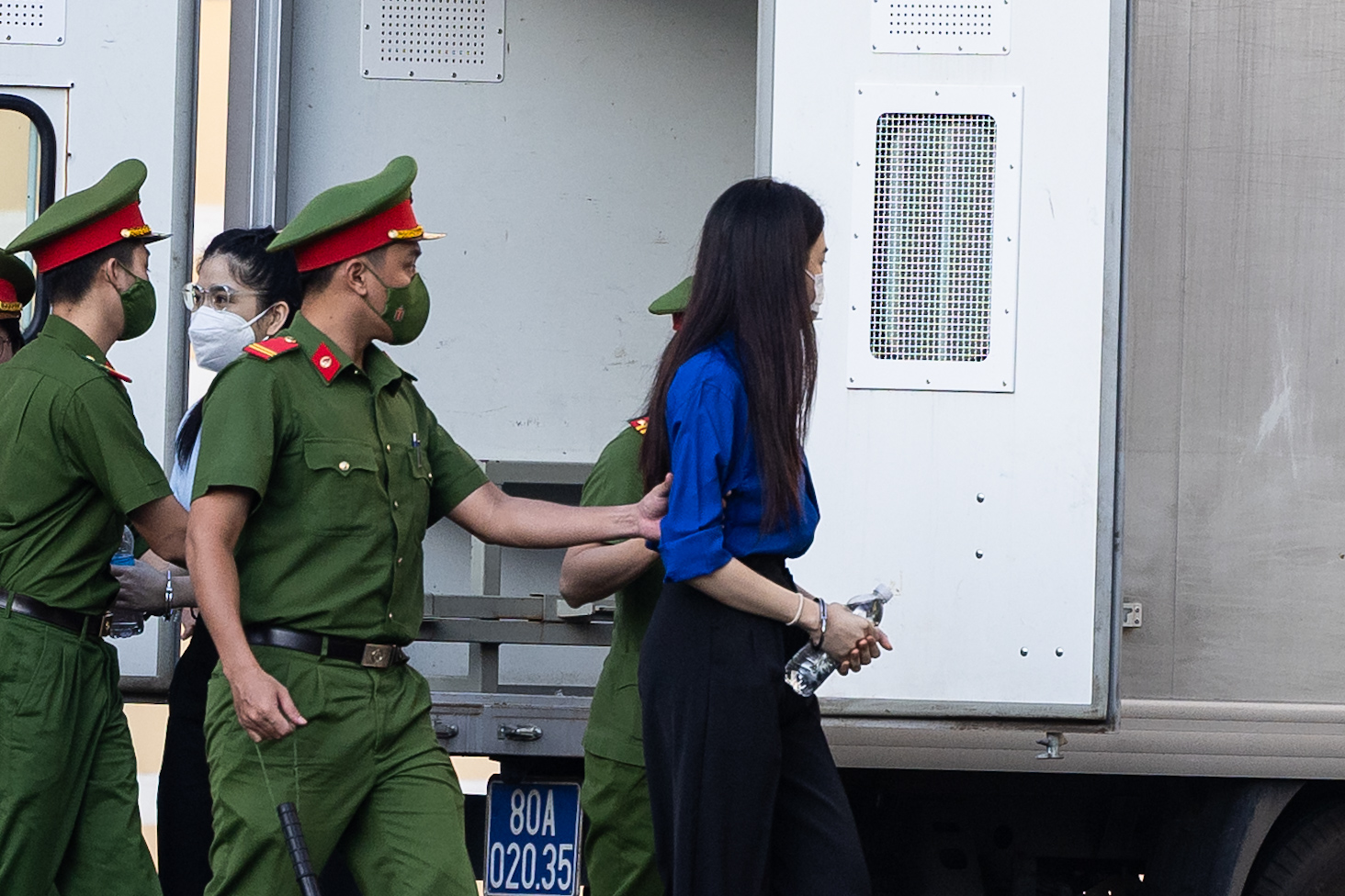 Lời khai đầu của tiên của Thuỳ Tiên trước toà: Không nhận Hoa hậu, chỉ nói nghề nghiệp là người mẫu- Ảnh 13. Quang Linh Vlogs khai không am hiểu về sản phẩm, chỉ nghe thông tin từ các cổ đông khác - Ảnh 16.