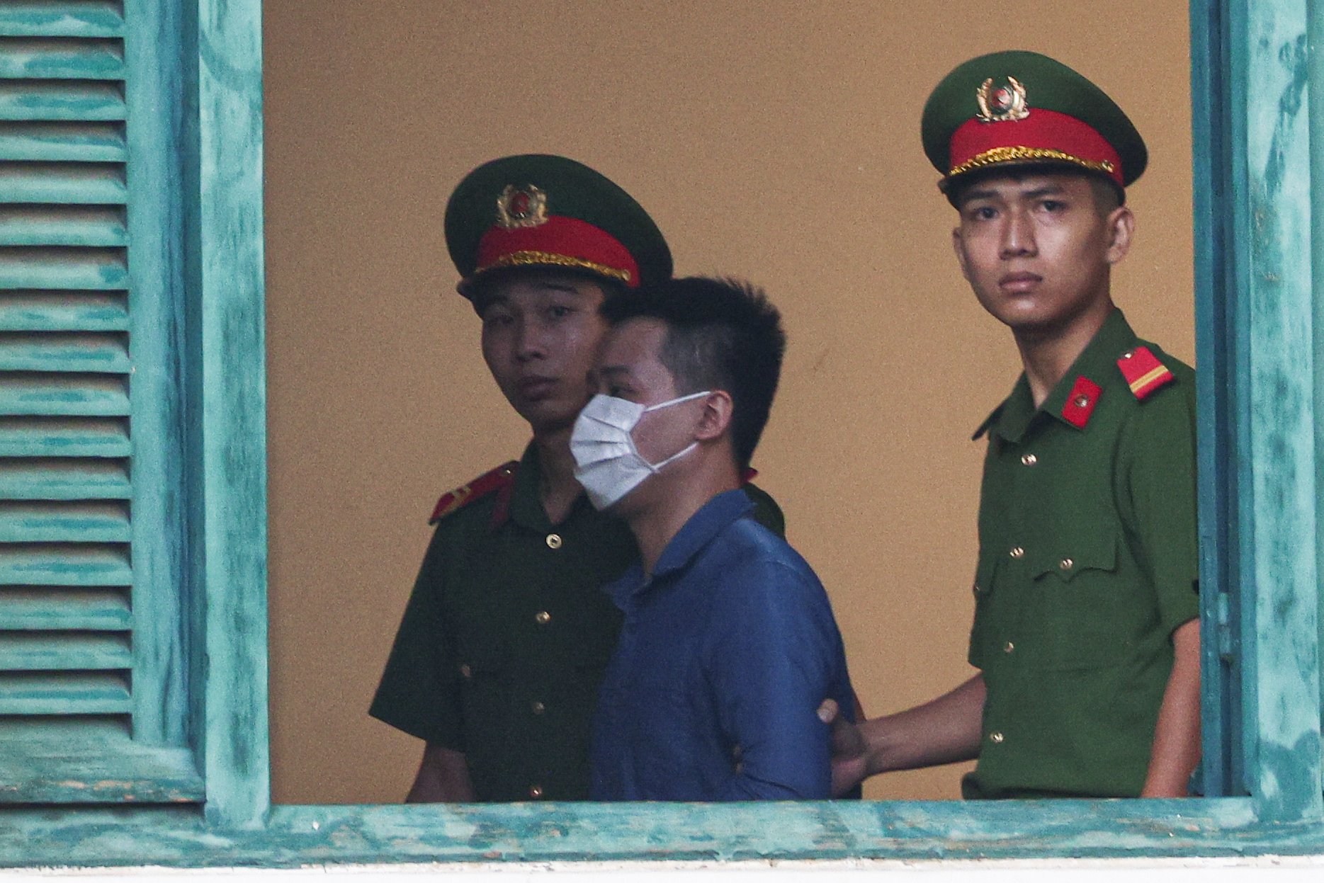 Lời khai đầu của tiên của Thuỳ Tiên trước toà: Không nhận Hoa hậu, chỉ nói nghề nghiệp là người mẫu- Ảnh 15. Quang Linh Vlogs khai không am hiểu về sản phẩm, chỉ nghe thông tin từ các cổ đông khác - Ảnh 18.