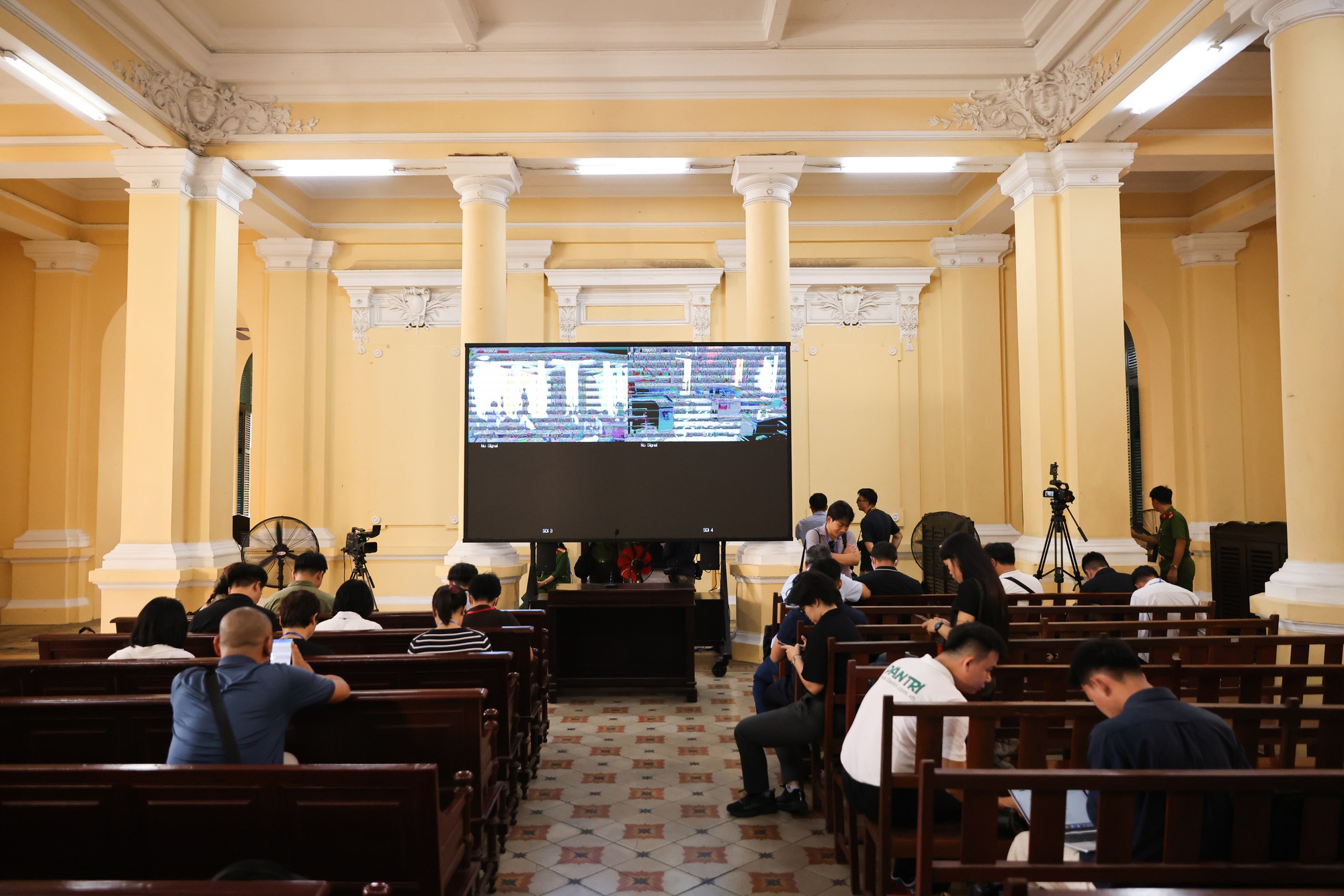 Lời khai đầu của tiên của Thuỳ Tiên trước toà: Không nhận Hoa hậu, chỉ nói nghề nghiệp là người mẫu- Ảnh 10. Quang Linh Vlogs khai không am hiểu về sản phẩm, chỉ nghe thông tin từ các cổ đông khác - Ảnh 13.