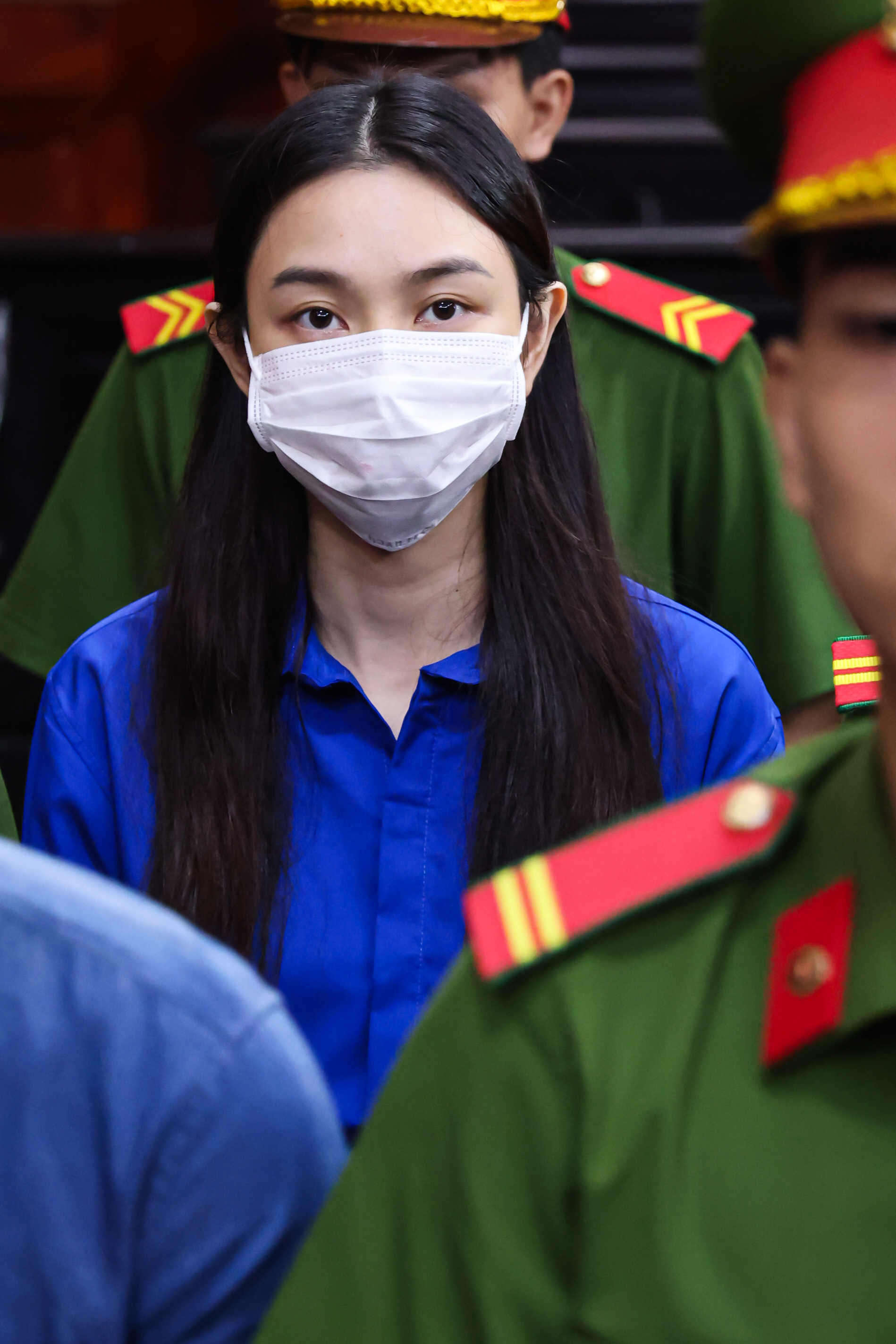 Lời khai đầu của tiên của Thuỳ Tiên trước toà: Không nhận Hoa hậu, chỉ nói nghề nghiệp là người mẫu- Ảnh 4. Quang Linh Vlogs khai không am hiểu về sản phẩm, chỉ nghe thông tin từ các cổ đông khác - Ảnh 7.