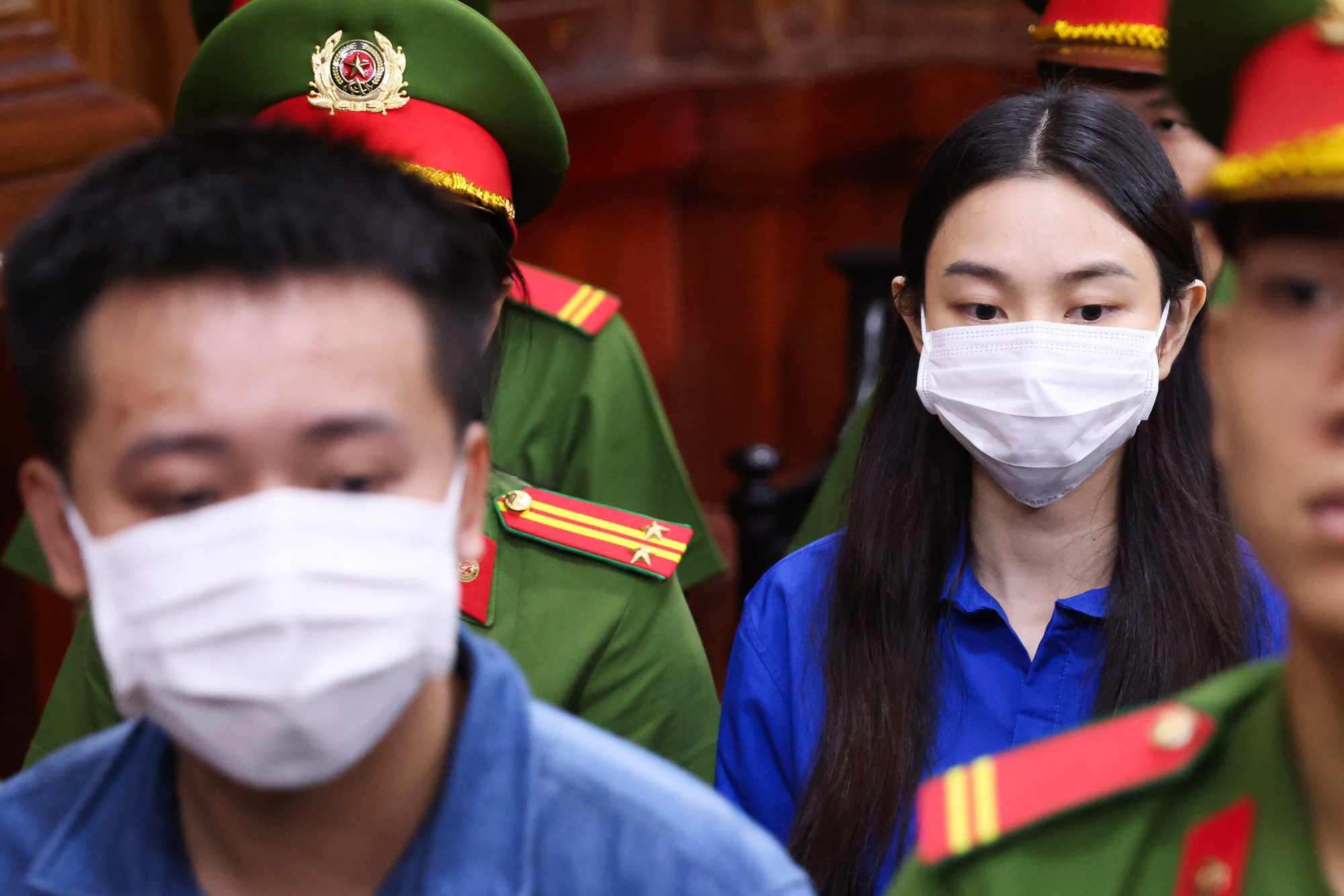 Lời khai đầu của tiên của Thuỳ Tiên trước toà: Không nhận Hoa hậu, chỉ nói nghề nghiệp là người mẫu- Ảnh 5. Quang Linh Vlogs khai không am hiểu về sản phẩm, chỉ nghe thông tin từ các cổ đông khác - Ảnh 8.