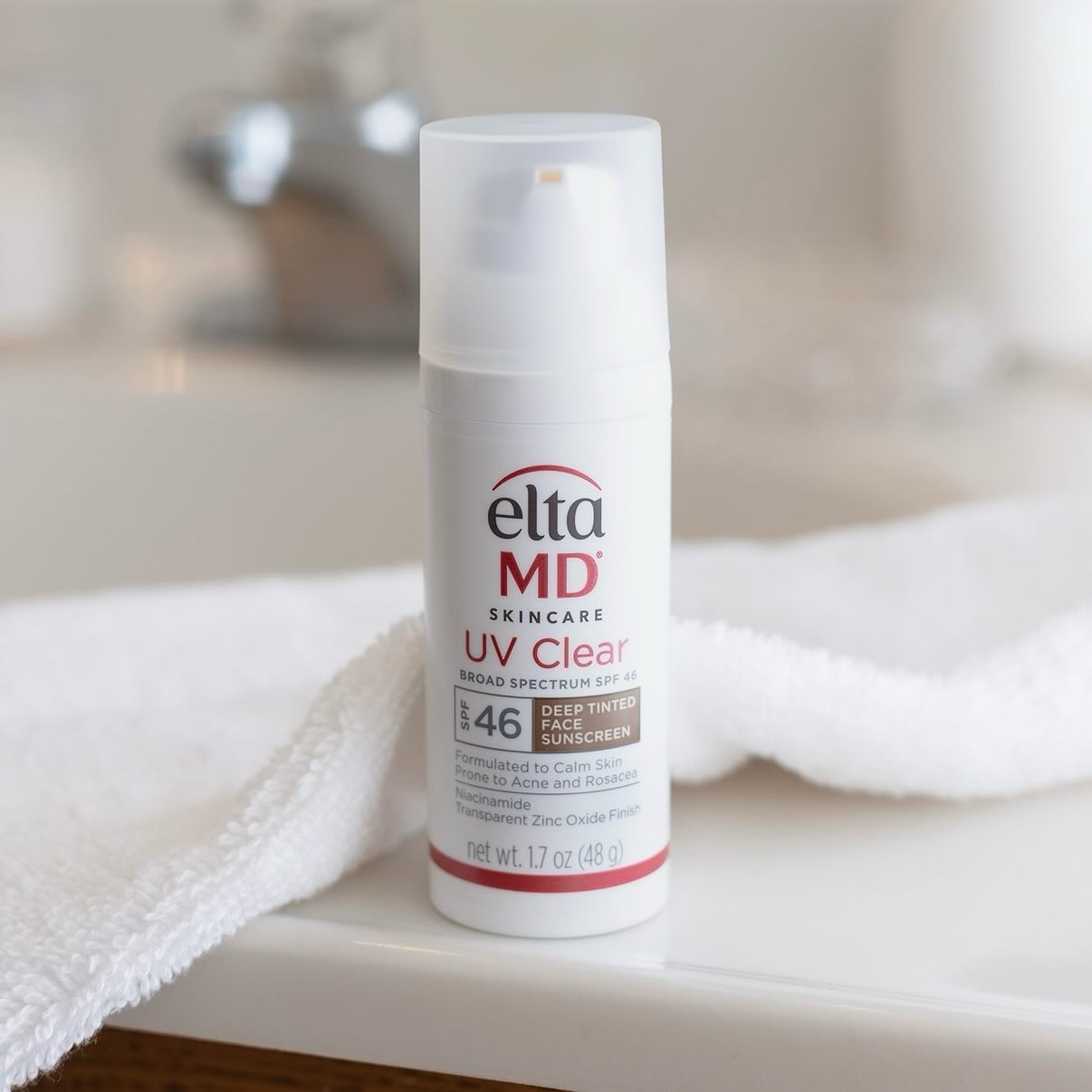 5 lọ kem chống nắng bác sĩ khuyên dùng cho phụ nữ trên 40 tuổi- Ảnh 1. 5 lọ kem chống nắng bác sĩ khuyên dùng cho phụ nữ trên 40 tuổi- Ảnh 1.