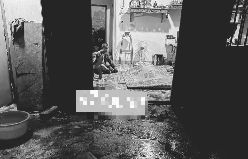 Án mạng rúng động ở Đắk Lắk, nghi phạm tự tử cách hiện trường khoảng 400 mét - Ảnh 1. Nghi án con giết cha rồi treo cổ tự tử - Ảnh 1.