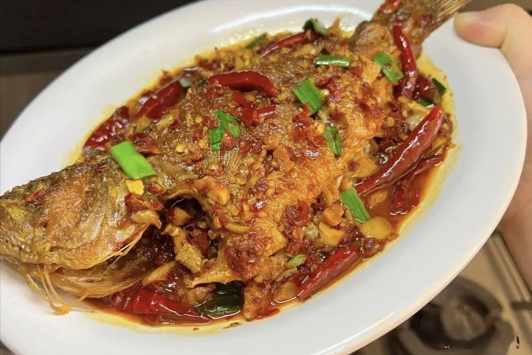 Loại cá này đang rẻ và ngon nhất: Ghim ngay 4 công thức nấu để món ăn vừa mềm mướt, ngọt và không bị tanh - Ảnh 16. Loại cá này đang rẻ và ngon nhất: Ghim ngay 4 công thức nấu để món ăn vừa mềm mướt, ngọt và không bị tanh - Ảnh 16.