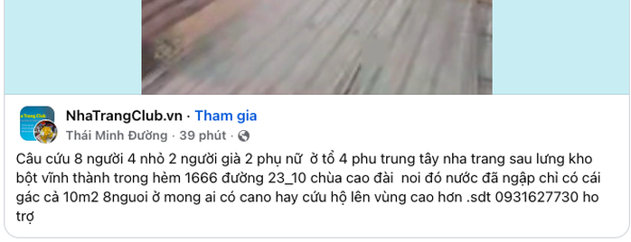 Sáng 20/11, lũ lịch sử đang xảy ra, hàng vạn người dân mắc kẹt trên mái nhà cầu cứu khắp nơi- Ảnh 7. Sáng 20/11, lũ lịch sử đang xảy ra, hàng vạn người dân mắc kẹt trên mái nhà cầu cứu khắp nơi- Ảnh 7.