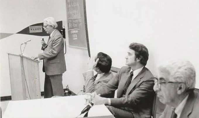 GS Tôn Thất Tùng: Người thầy thuốc làm rạng danh y học Việt Nam với phương pháp cắt gan 6 phút chấn động thế giới- Ảnh 6. GS Tôn Thất Tùng: Người thầy thuốc làm rạng danh y học Việt Nam với phương pháp cắt gan 6 phút chấn động thế giới- Ảnh 6.