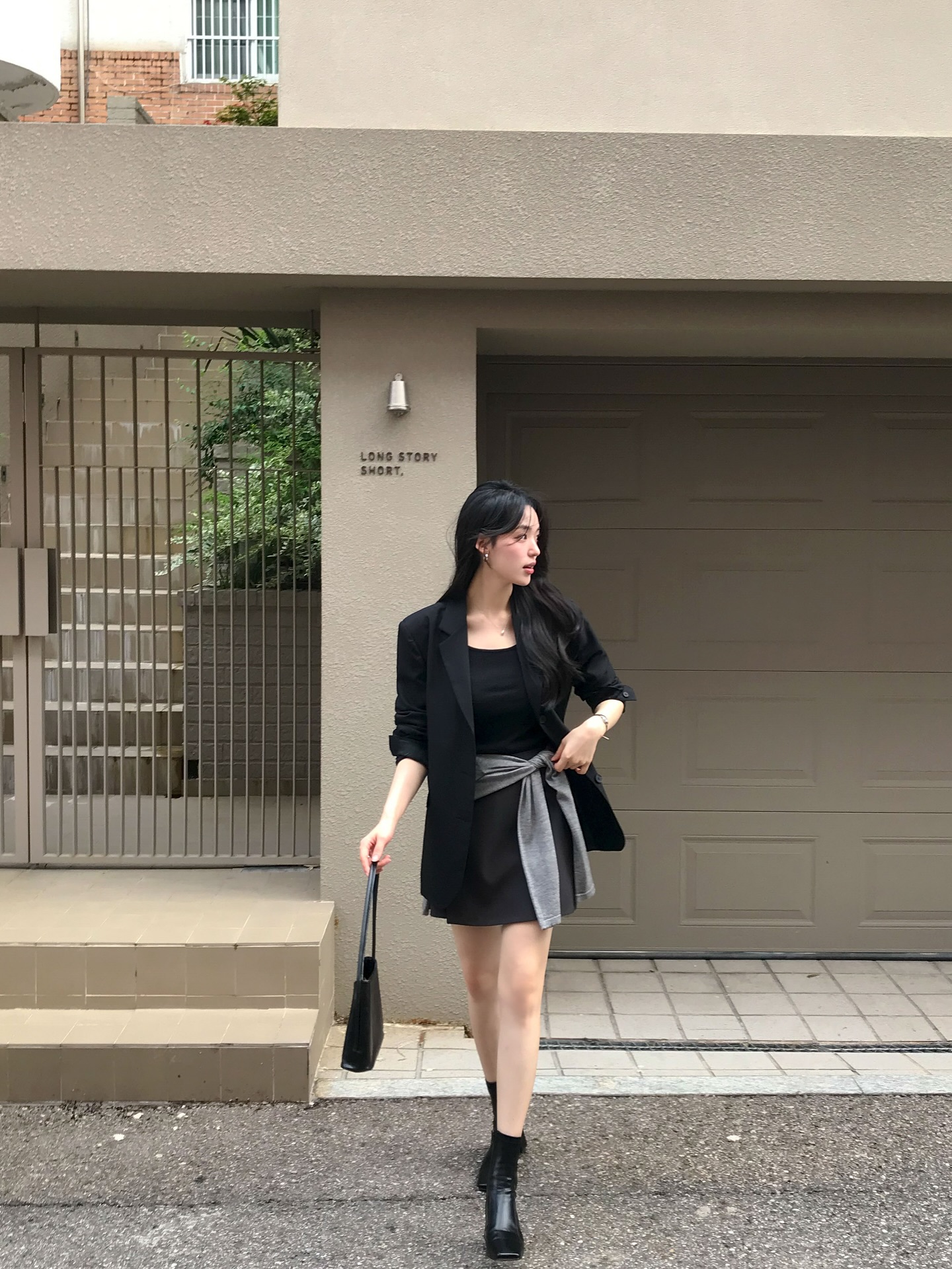 Áo blazer mặc với 4 item này là đẹp hoàn hảo: Thanh lịch từ công sở ra phố - Ảnh 4. Áo blazer mặc với 4 item này là đẹp hoàn hảo: Thanh lịch từ công sở ra phố - Ảnh 4.