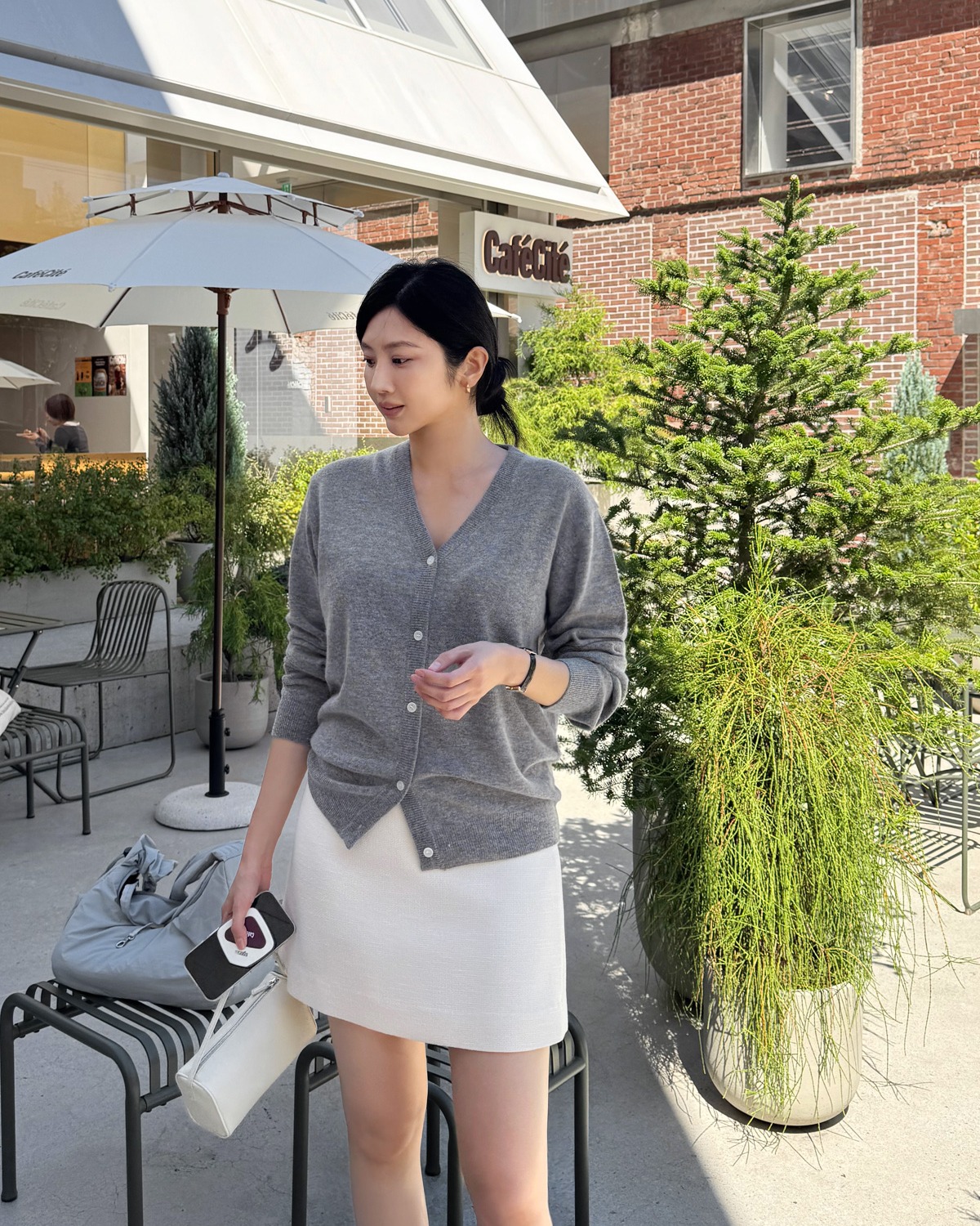 4 cách mặc áo len mỏng chuẩn sang xịn mịn cho những ngày đông không quá lạnh - Ảnh 4.