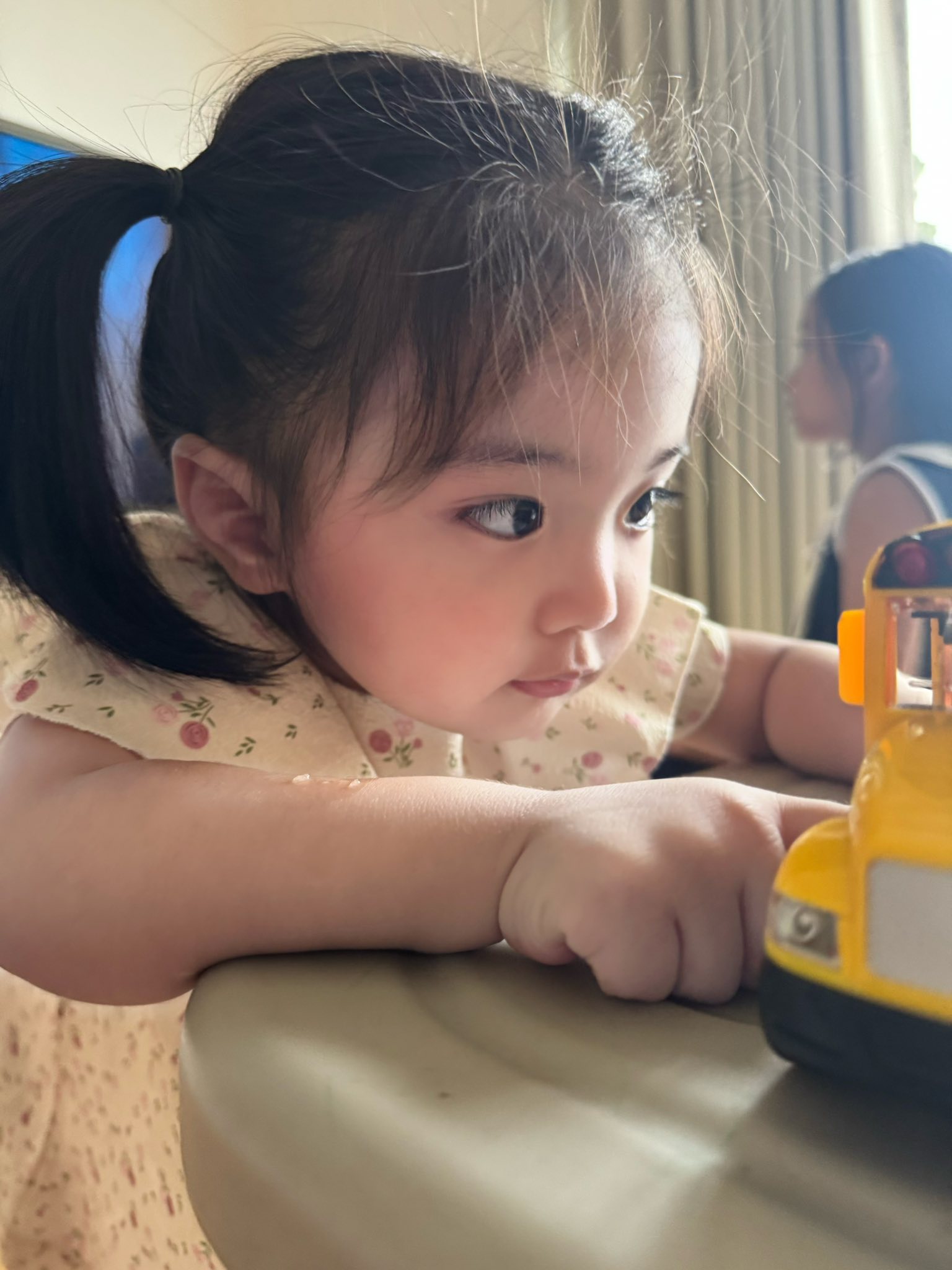 Không thể rời mắt khỏi Lisa nhà Khánh Thi - Phan Hiển, loạt ảnh đời thường gây sốt vì đáng yêu như hoạt hình- Ảnh 4. Không thể rời mắt khỏi Lisa nhà Khánh Thi - Phan Hiển, loạt ảnh đời thường gây sốt vì đáng yêu như hoạt hình- Ảnh 4.