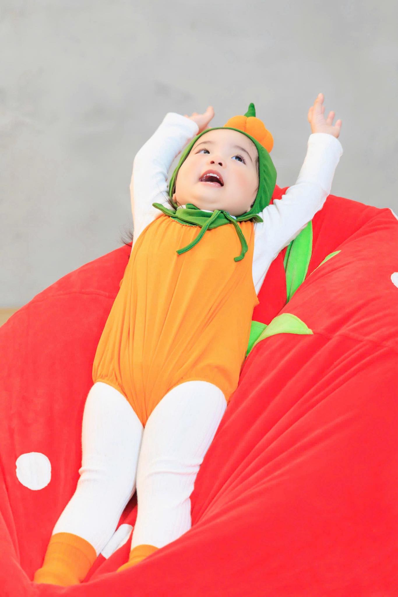 Không thể rời mắt khỏi Lisa nhà Khánh Thi - Phan Hiển, loạt ảnh đời thường gây sốt vì đáng yêu như hoạt hình- Ảnh 9. Không thể rời mắt khỏi Lisa nhà Khánh Thi - Phan Hiển, loạt ảnh đời thường gây sốt vì đáng yêu như hoạt hình- Ảnh 9.