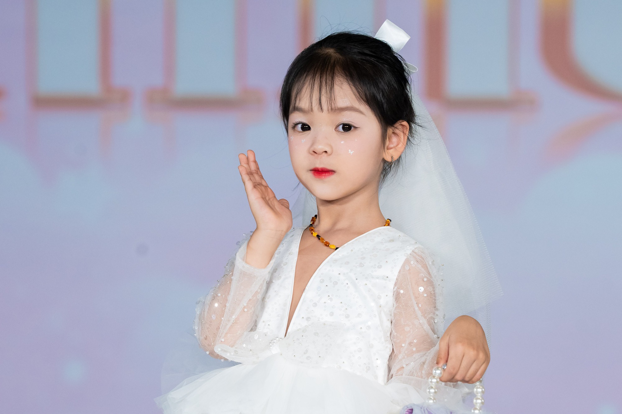 Diễn viên Thanh Hương, cô giáo Hương Đinh xuất hiện tại Show diễn SHINE trong khuôn khổ Vietnam Kids Fashion Week- Ảnh 15.