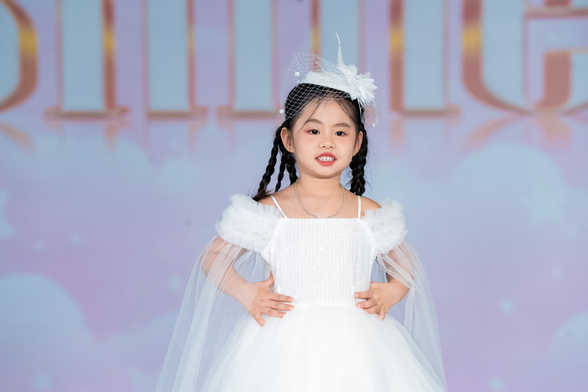 Diễn viên Thanh Hương, cô giáo Hương Đinh xuất hiện tại Show diễn SHINE trong khuôn khổ Vietnam Kids Fashion Week- Ảnh 18.