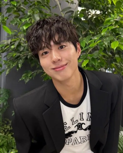 park-bo-gum-2-690926599838728997-1763545214913-1763545215308115411430-1763638645048-176363864537455902261.jpg