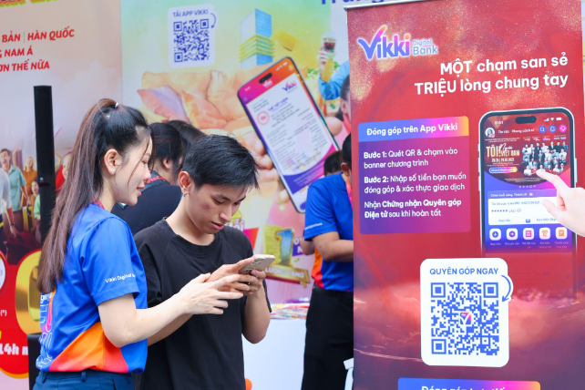 Vikki lan tỏa yêu thương : Đêm nhạc Tôi! Người Việt Nam & 5,3 tỷ đồng chuyển tới đồng bào bão lũ - Ảnh 4. Vikki lan tỏa yêu thương : Đêm nhạc Tôi! Người Việt Nam & 5,3 tỷ đồng chuyển tới đồng bào bão lũ - Ảnh 4.