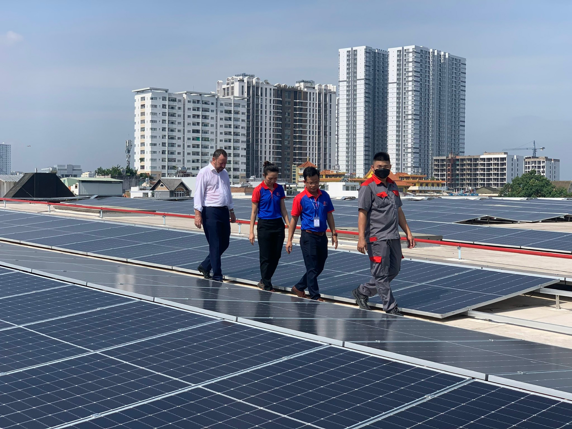 BESS toàn cầu phát triển như vũ bão quy mô 114 tỷ USD, một doanh nghiệp Việt tiên phong hành động- Ảnh 2. BESS toàn cầu phát triển như vũ bão quy mô 114 tỷ USD, một doanh nghiệp Việt tiên phong hành động- Ảnh 2.