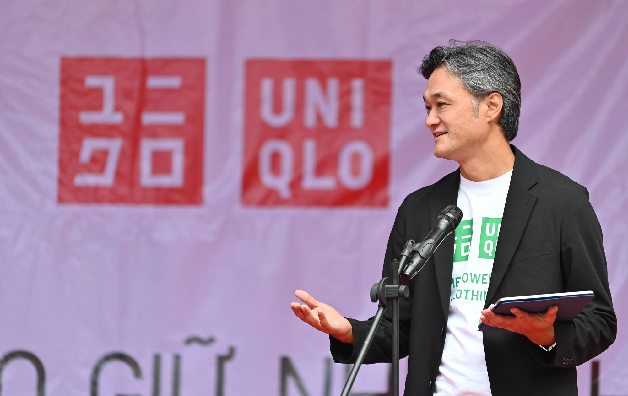 UNIQLO Việt Nam trao tặng 10.000 trang phục giữ nhiệt HEATTECH cho người dân có hoàn cảnh khó khăn tại các tỉnh miền núi- Ảnh 3. UNIQLO Việt Nam trao tặng 10.000 trang phục giữ nhiệt HEATTECH cho người dân có hoàn cảnh khó khăn tại các tỉnh miền núi- Ảnh 3.