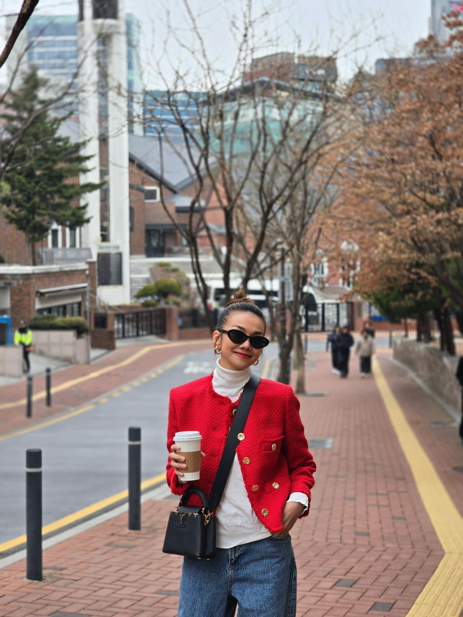 Phụ nữ trên 40 tuổi muốn mặc quần jeans đẹp thì hãy học Phạm Thanh Hằng, đảm bảo sành điệu suốt 4 mùa - Ảnh 7.