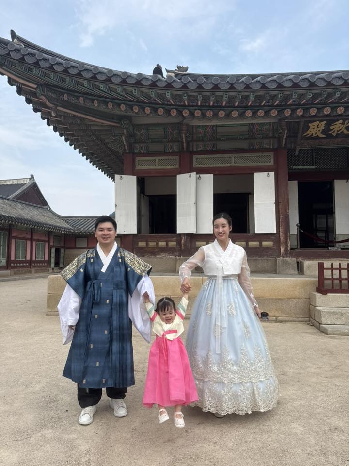 Con gái Đỗ Mỹ Linh không giống mẹ thì giống ai?- Ảnh 1.