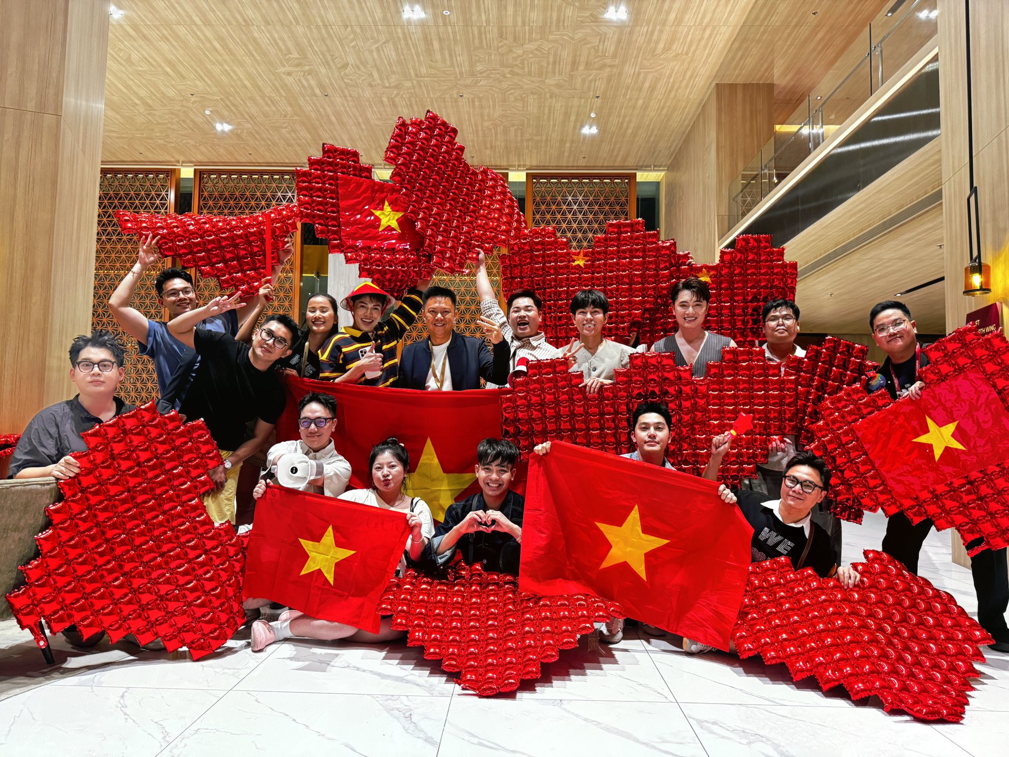 Người đẹp bị ông Nawat mắng chính thức đăng quang, Hương Giang trắng tay tại Miss Universe!- Ảnh 14.