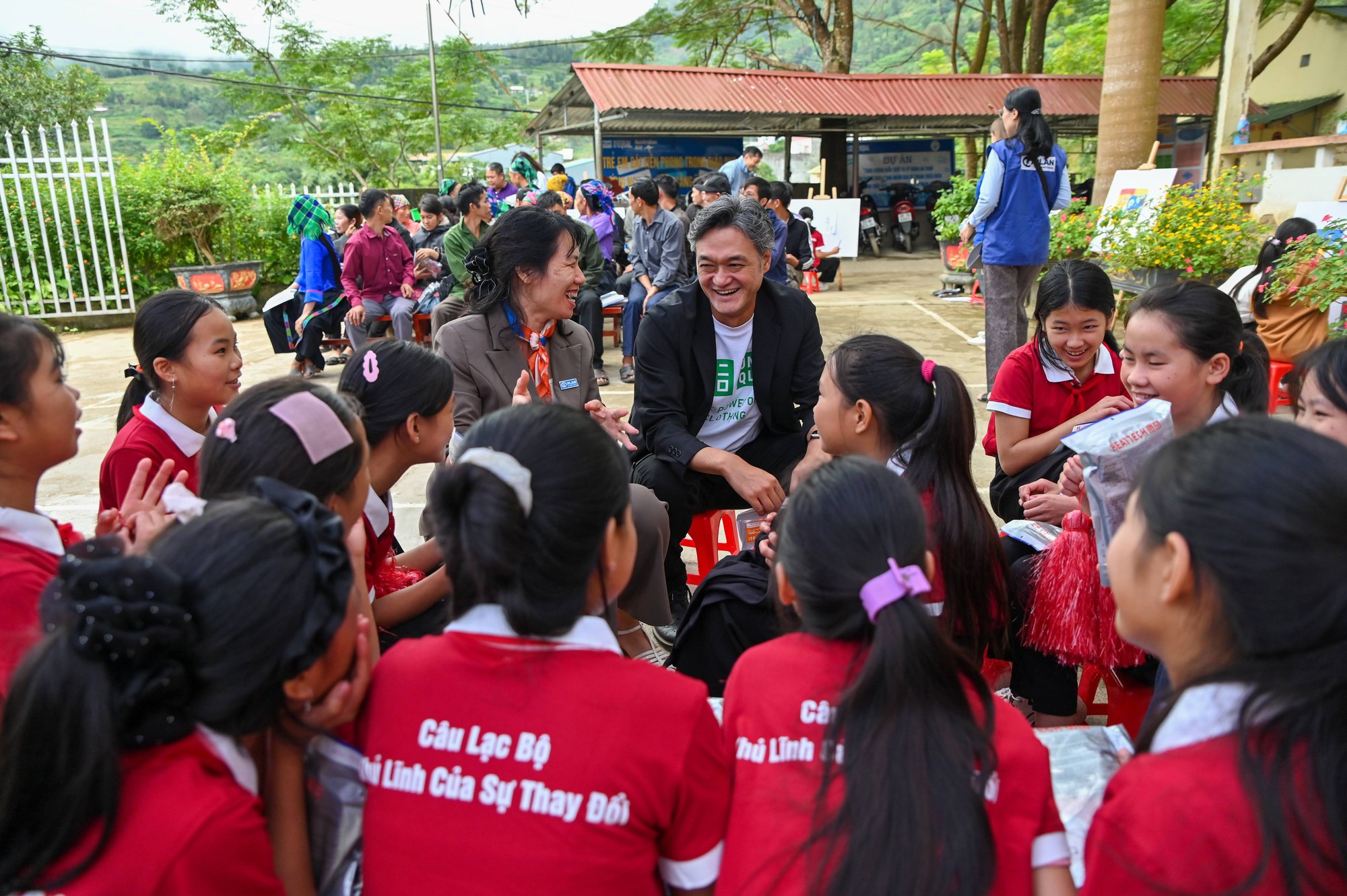 UNIQLO Việt Nam trao tặng 10.000 trang phục giữ nhiệt HEATTECH cho người dân có hoàn cảnh khó khăn tại các tỉnh miền núi- Ảnh 11. UNIQLO Việt Nam trao tặng 10.000 trang phục giữ nhiệt HEATTECH cho người dân có hoàn cảnh khó khăn tại các tỉnh miền núi- Ảnh 11.