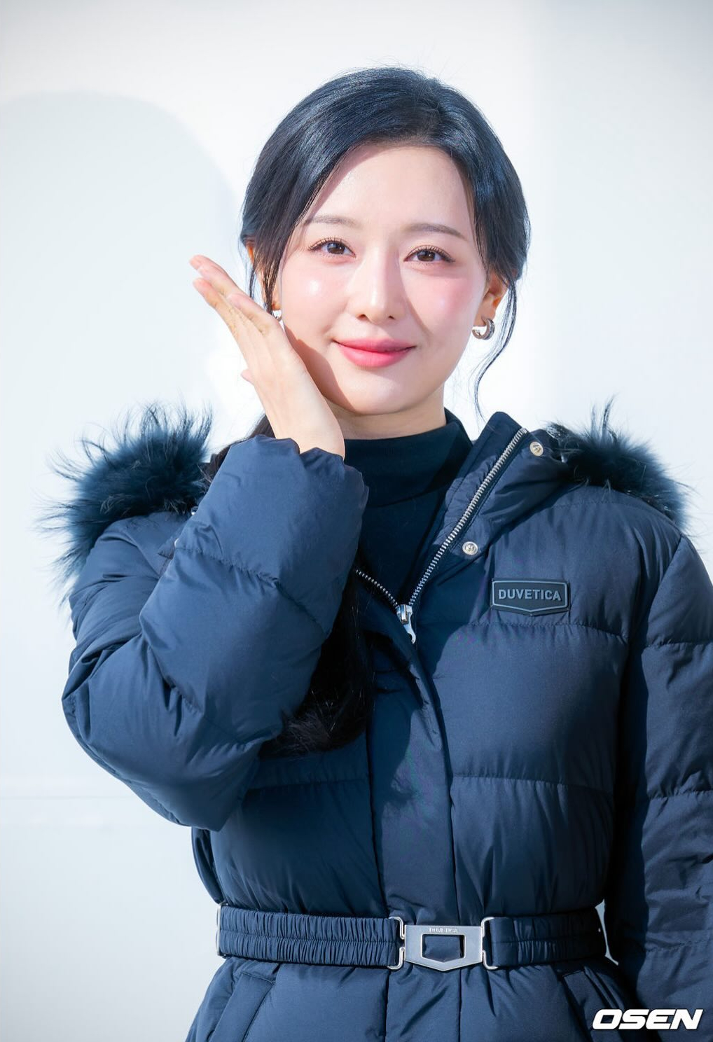 Cũng tới ngày Kim Ji Won bị soi quá đà: Mặt vậy mà vẫn chê?- Ảnh 7.