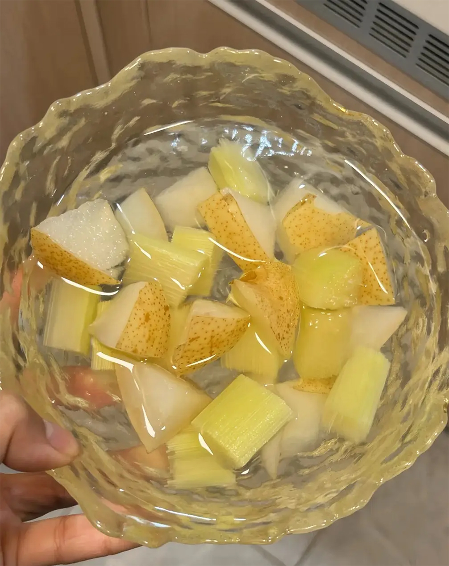 Mùa đông nấu mía với thứ này thành nước uống bổ phổi, giải độc và giảm ho, phụ nữ cân bằng nội tiết, khí huyết dồi dào- Ảnh 2.