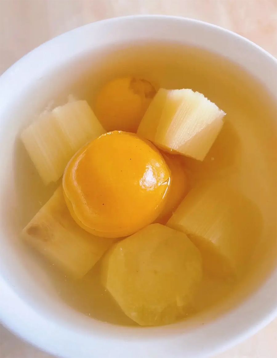 Mùa đông nấu mía với thứ này thành nước uống bổ phổi, giải độc và giảm ho, phụ nữ cân bằng nội tiết, khí huyết dồi dào- Ảnh 3.