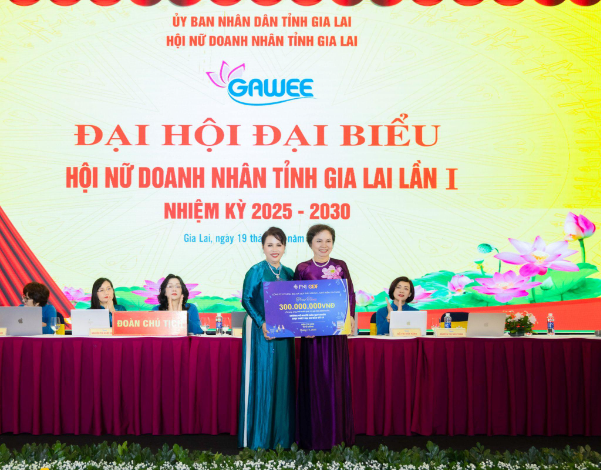 Siêu thị mini 0 đồng tiếp sức bà con Quy Nhơn hậu bão - Ảnh 1.