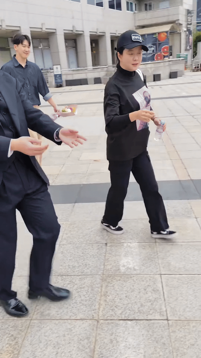 Ngọc nữ duy nhất bị cả dàn sao Running Man cô lập?- Ảnh 3. Ngọc nữ duy nhất bị cả dàn sao Running Man cô lập?- Ảnh 3.