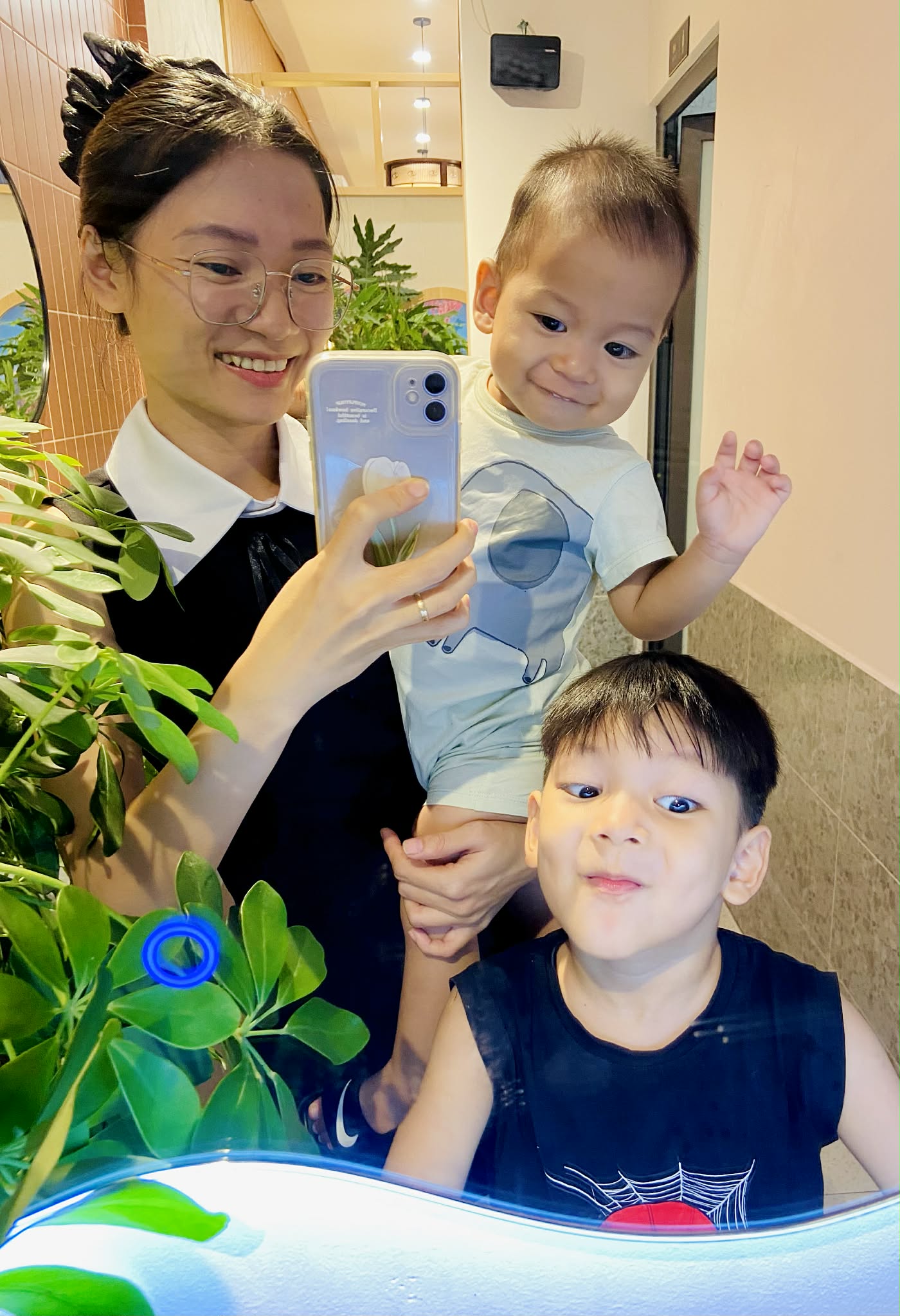 Mẹ nhà người ta trong truyền thuyết: Dựng nguyên “vũ trụ khủng long” trong mâm cơm, bé trai ngỡ như bước vào phim hoạt hình mỗi giờ ăn- Ảnh 1.