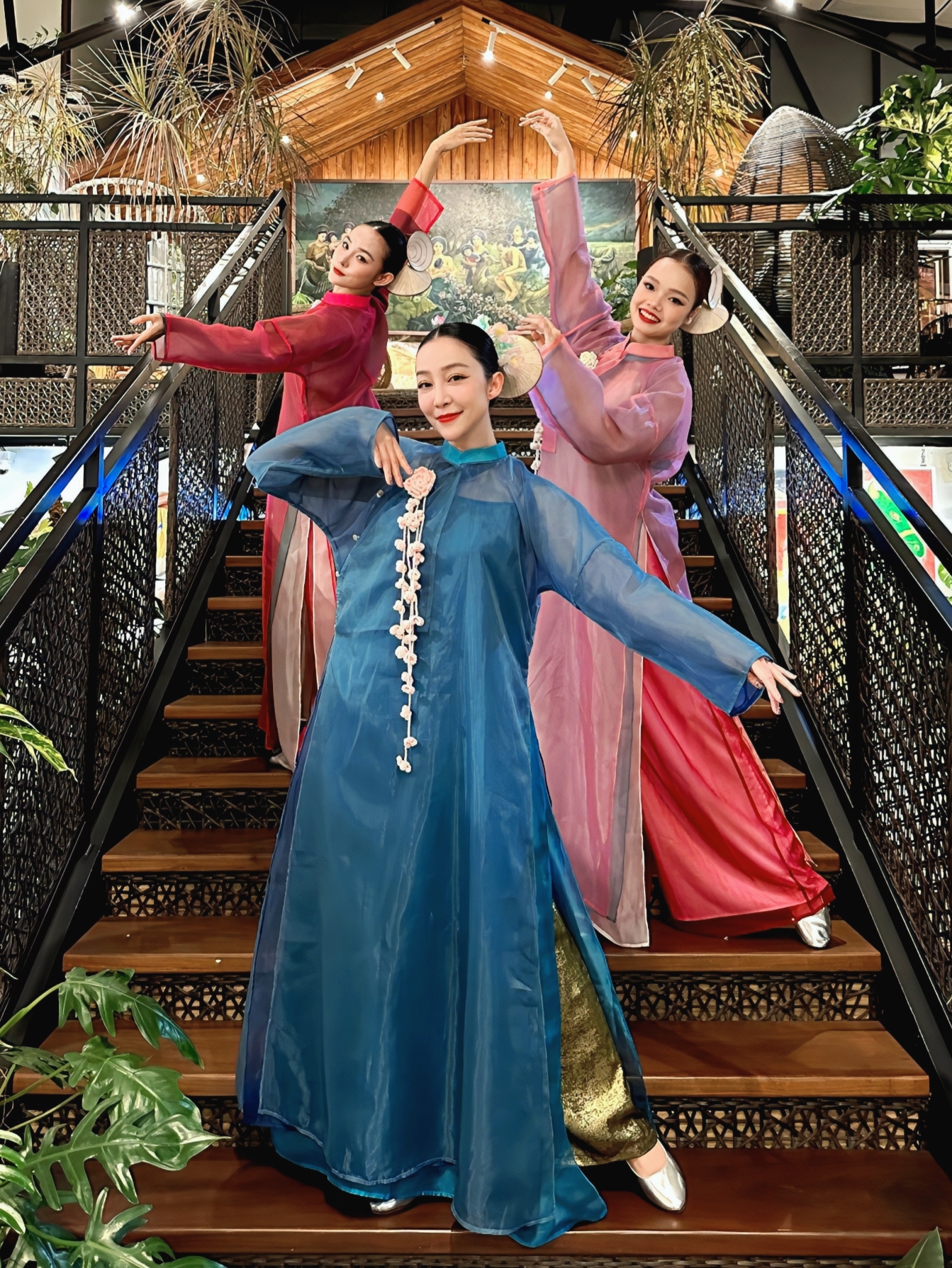 Hòa Minzy đâm đầu vào thị phi- Ảnh 10.