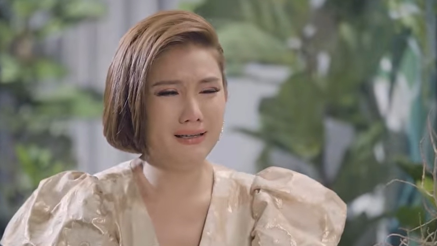 Nữ NSƯT U50 đi bắt ghen: 