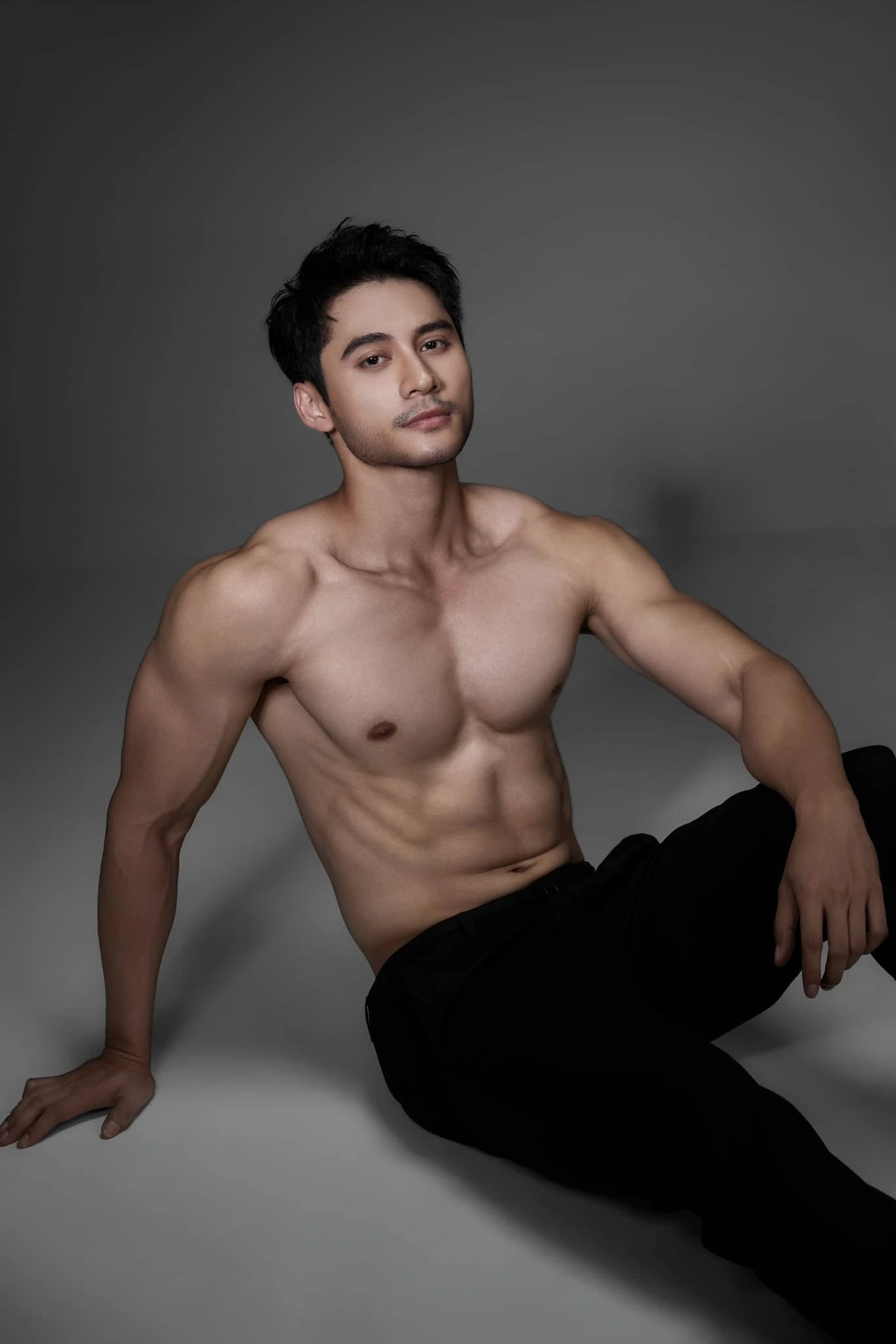 Soi profile mỹ nam nghi hẹn hò với Chi Pu: Từng yêu phu nhân hào môn, visual lẫn body đều cực phẩm!- Ảnh 12. Soi profile mỹ nam nghi hẹn hò với Chi Pu: Từng yêu phu nhân hào môn, visual lẫn body đều cực phẩm!- Ảnh 12.