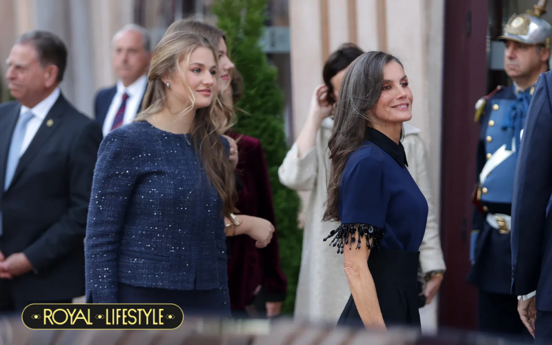 Công chúa Leonor và em gái “copy” gu của Vương hậu Letizia: Ba mẹ con hoàng gia Tây Ban Nha đẹp đều như nhau- Ảnh 3.