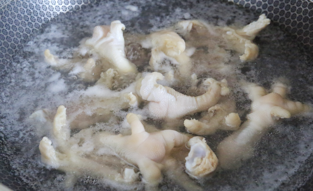 Chân gà sốt Thái hương lê: Món 