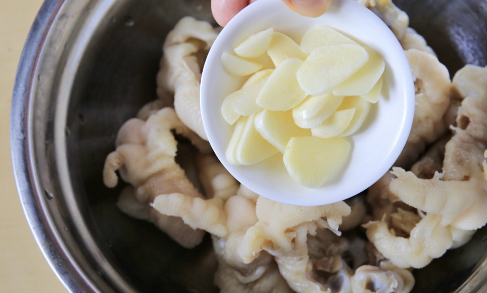 Chân gà sốt Thái hương lê: Món 